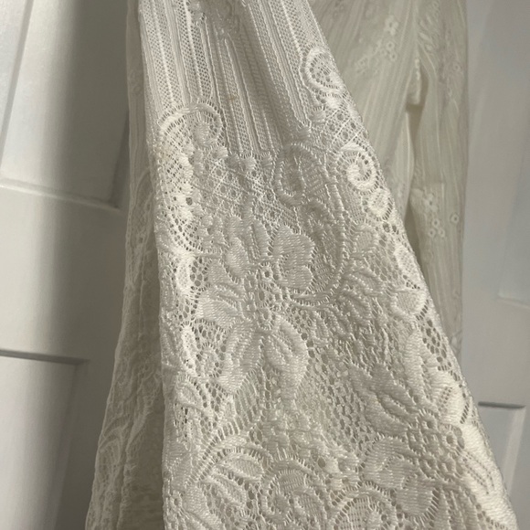 White Lace Long Sleeve Top - Picture 2 of 4